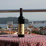 Apartments Ilinka